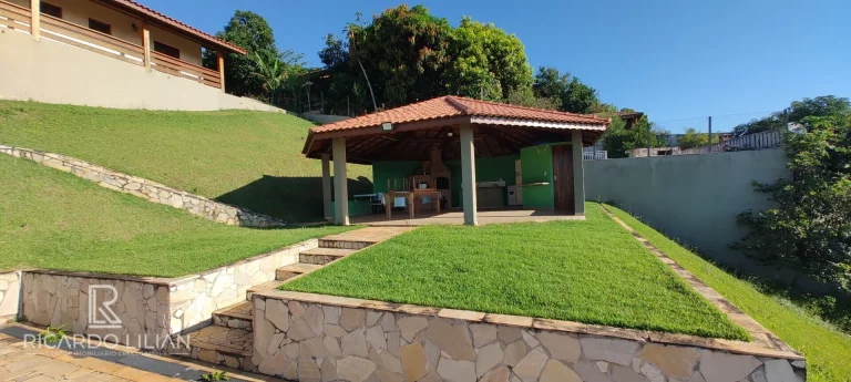 Imagem "Espetacular Casa em Condomínio Fechado: 4 Suítes, Área Gourmet, Piscina e Vista Inigualável!"