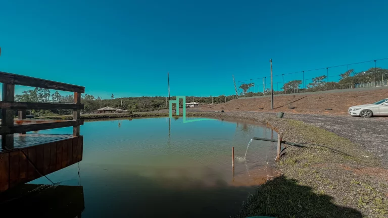 Imagem Linda propriedade rural localizada á 15 kilometros do centro de Franca/SP, com 2.5 alqueires de área total