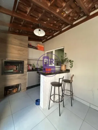 Imagem Linda casa em condomínio fechado no Banderiantes com 120m²