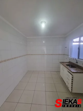 Imagem Casa em Condomínio à Venda em Itaquera, São Paulo-SP: 2 Quartos, 1 Sala, 1 Banheiro, 1 Vaga, 70m². Imperdível!