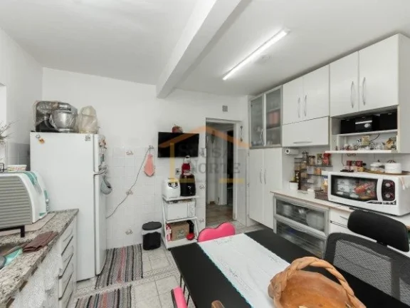 Imagem Casa Térrea, 104m², 8 dormitórios, sendo 2 suítes, 6 banheiros e 1 vaga de garagem. 

O imóvel ...