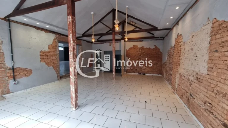 Imagem Oportunidade Imperdível ? Salão Comercial com 3.700m² Localização Estratégica na Rua Dom Aquino ? Em Frente à Praça das Araras (Cabeça de Boi)
