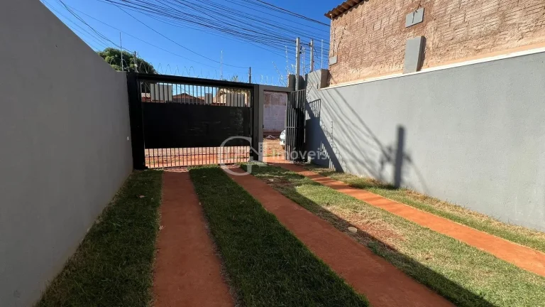 Imagem Excelente oportunidade! Casa à venda em Campo Grande-MS, bairro Jardim Carioca: 2 quartos, 1 sala, 1 banheiro, 2 vagas de garagem, 60,00 m².