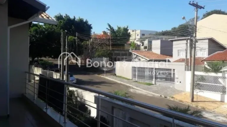 Imagem Uma excelente oportunidade de compra no Parque das Universidades! Este belo sobrado oferece amplo es...