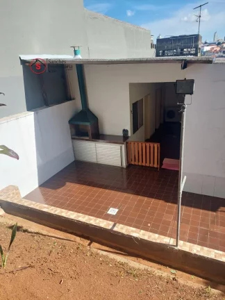 Imagem CASA ASSOBRADADA A VENDA, 500 METROS DE TERRENO. 4 DORMITÓRIOS, SENDO 2 SUITES (1 DELAS COM CLOSET E VARANDA), 2 SALAS GRANDES COM AR CONDICIONADO.