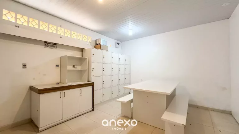 Imagem Casa comercial ampla para locação em Blumenau – 246m², 6 salas e vagas de garagem