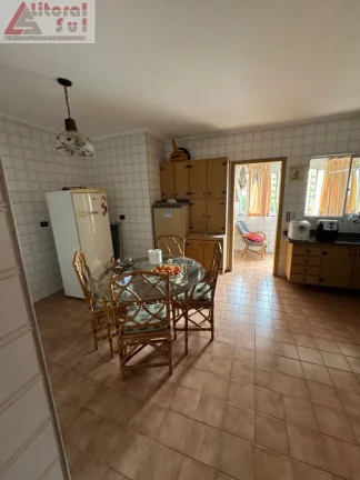 Imagem Imperdível cobertura à venda em Praia Grande-SP, bairro Tupi! 3 quartos, 1 suíte, 2 salas, 2 banheiros, garagem, 185m²!