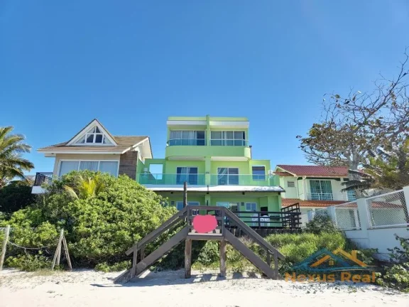 Imagem Casa Frente Mar com 3 Quartos