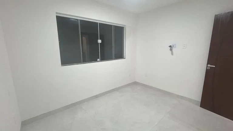 Imagem Casa Nova, Sol da Manhã, 2 Garagens, Pé Direito Duplo, 3 Quartos (2 Suítes +1 Quarto Social).