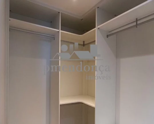 Imagem Apartamento reformado em Higienópolis com 3 suítes e 3 vagas, 236m²