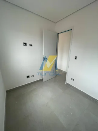 Imagem Apartamento com 2 dormitórios (1 suíte), sacada, elevador, 1 vaga. Novo