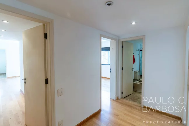 Imagem Itaim Bibi - Rua Sem Saída - 3 Dormitórios (1 Suíte) - 3 Vagas - 240m²