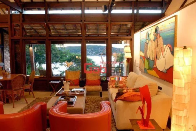Imagem Casa com 7 dormitórios à venda, 454 m² por R$ 6.500.000 - Pr Ferradura - Armação dos Búzios/RJ
