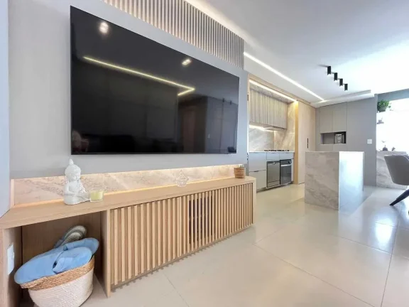 Imagem Apartamento mobiliado com 3 dormitórios sendo 1 suíte e 2 vagas de garagem em Balneário Camboriú