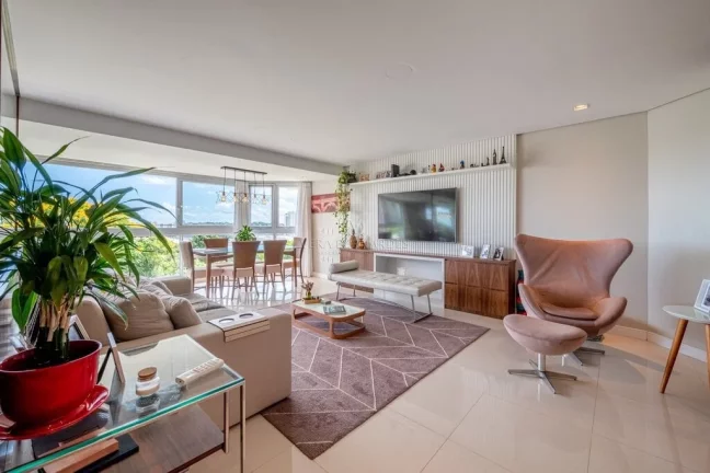 Foto do imóvel Apartamento com 3 Quartos à Venda, 150 m² em Cristal - Porto Alegre