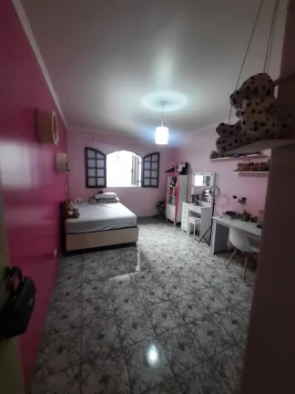 Imagem Sobrado à venda em Santo André-SP, bairro Jardim Las Vegas, 3 quartos, 1 suíte, 3 banheiros, 2 vagas de garagem, 185m².