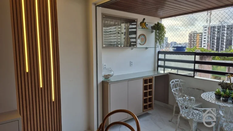 Imagem Apartamento à venda na Ponta Verde, 3 suítes sendo 1 closet, 2 vagas, 148m2