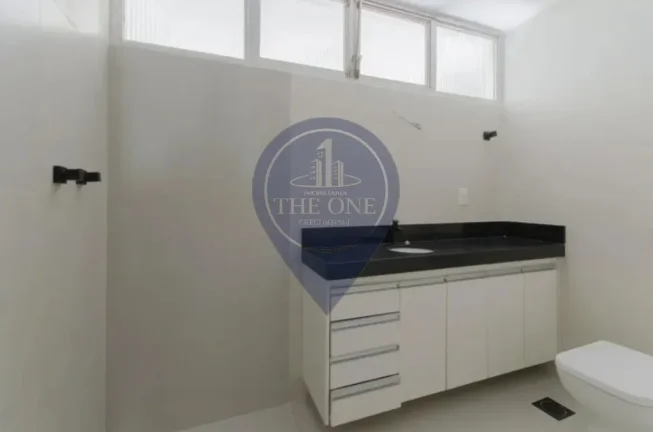 Imagem Luxuoso apartamento de 3 quartos na Vila Monumento, São Paulo-SP: 182m², 1 suíte, 2 salas, 4 banheiros e vaga de garagem.