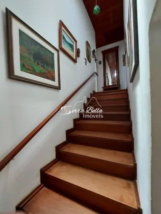 Imagem Casa com 4 dormitórios à venda, 255 m² por R$ 1.290.000,00 - Três Córregos - Teresópolis/RJ