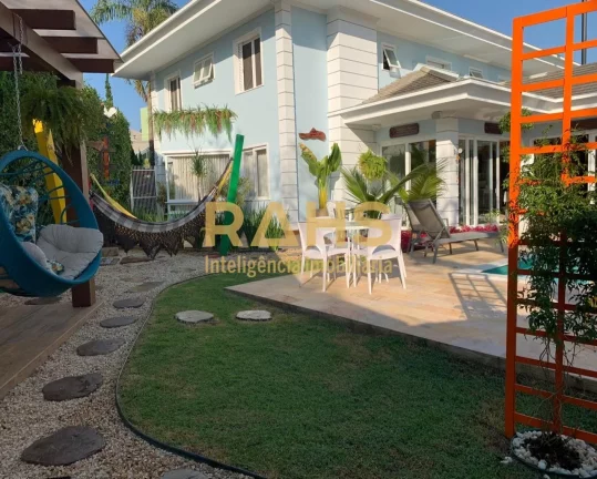 Imagem Maravilhosa Residência Em Condomínio Fechado No Bairro Saguaçú Esse imóvel evoca toda a poesia ...