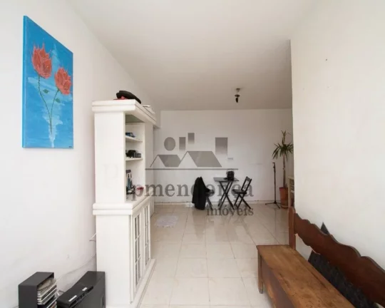 Imagem Apartamento em andar alto, com living para 02 ambientes, 03 dormitórios sendo 01 suíte, banheiro s...