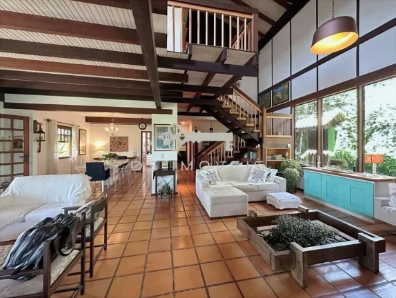 Imagem Casa na "Vila Sto Antonio" com 5 dormitórios sendo 3 suítes - linda vista !