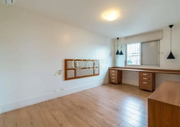 Imagem Ótima cobertura em Perdizes com 237m² divididos em dois pavimentos. No primeiro piso temos um óti...