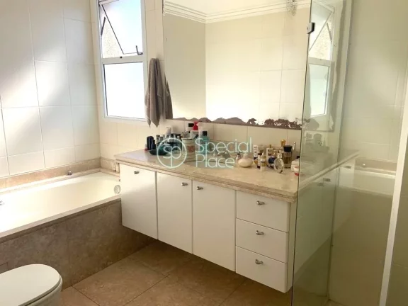 Imagem Morar na V Mariana , próximo ao parque do Ibirapuera , em rua arborizada e tranquila , dispensa com...