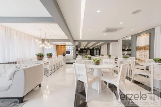 Imagem Apartamento 4 ou + dormitórios para Venda em Itapema / SC no bairro Meia Praia
