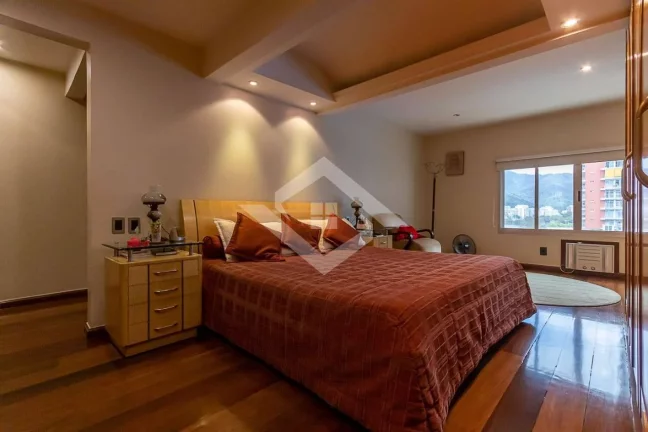 Imagem Cobertura Duplex de Alto Padrão com 5 suítes – Vista Lindíssima da Lagoa