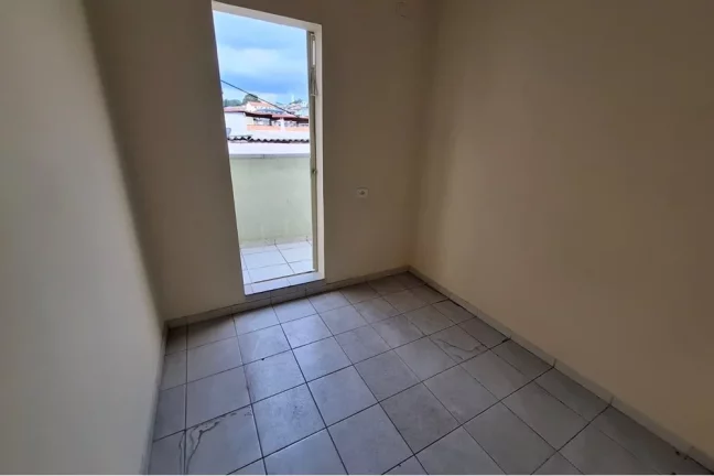 Imagem Casa para locação com 2 dormitórios, 2 banheiros e quintal por R$1.500,00 - Vila Guedes - SP