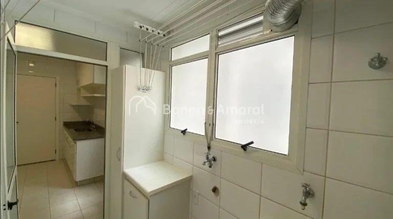 Imagem Apartamento à venda no Cambuí, com sol da manhã e fino acabamento. Possui dois dormitórios com a...