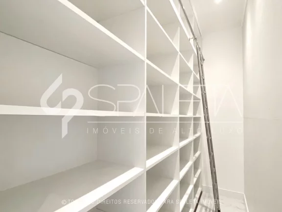 Imagem Cobertura neoclássica com vista permanente e o privilégio do sol da manhã à venda no Residencial Campo Elísios