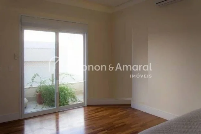 Imagem Descubra essa espaçosa residência de 374 m², cuidadosamente projetada para oferecer conforto e es...