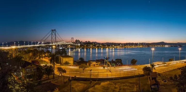 Imagem Apartamento À Venda, Alto Padrão, Ao Lado da Ponte Hercílio Luz, Centro, Florianópolis/SC