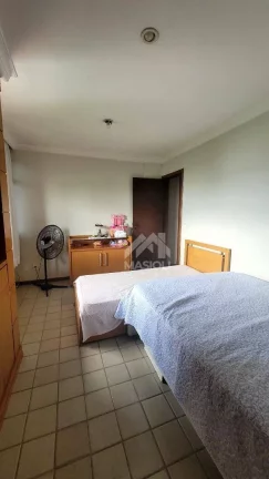 Imagem casa 4 quartos com 3 suítes, adega, piscina e área de churrasqueira.