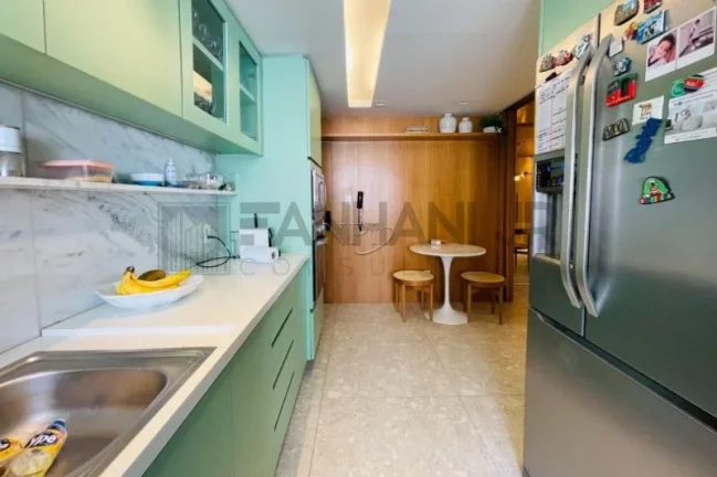 Imagem Venha se encantar com essa incrível cobertura no coração do Itaim Bibi, no Condomínio Edifício Igarapé! Completamente reformada, essa cobertura de 2
