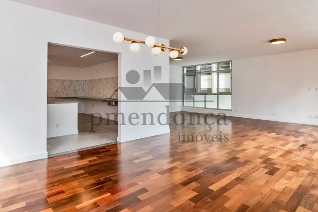 Imagem Apartamento reformado com 267m², 3 suítes e 2 vagas de garagem a venda no Paraíso.