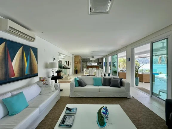 Imagem Linda casa em condomínio na Praia da Santa Rita em Ubatuba!
