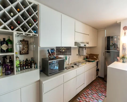Imagem NO CORAÇÃO DO CHARMOSO BADALADO BAIRRO ITAIM APARTAMENTO DUPLEX 49,32 M 1 DORMITÓRIO SUÍTE SALA 2 AMBIENTES COZINHA ABERTA AR-CONDICIONADO 1 VAGA