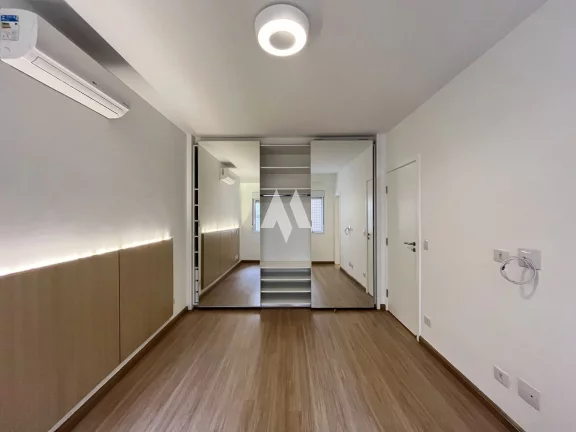 Imagem Apartamento com 03 dormitórios na quadra da praia à venda no Gonzaga - Santos/SP