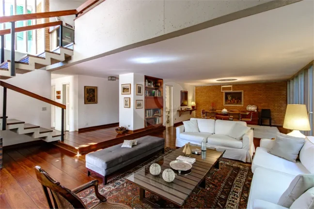 Imagem Casa à venda com 4 quartos, sendo 1 suíte, em Morumbi, São Paulo - SP