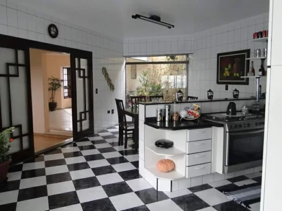 Imagem Sobrado de Luxo no Parque dos Pássaros: 4 Quartos, 4 Banheiros, 8 Vagas - São Bernardo do Campo-SP!