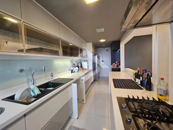 Imagem Apartamento 3 Suítes, 145 m², Andar Alto – Vista Livre - Majestic