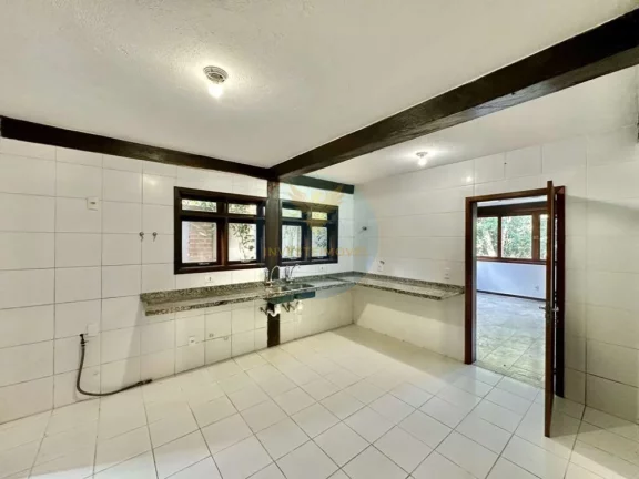 Imagem Casa em Condomínio a Venda no bairro Granja Viana - Carapicuíba, SP