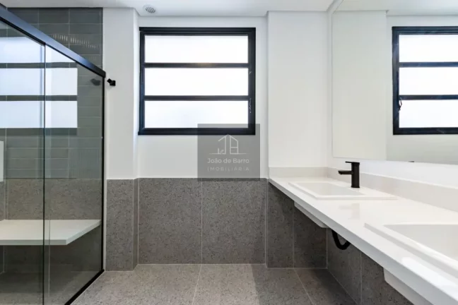 Imagem Apartamento Reformadíssimo com 3 suites 1 vaga prox Metro