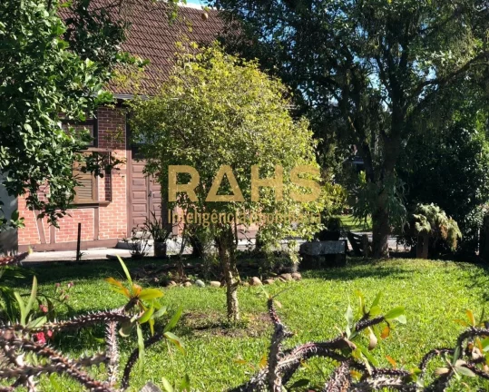 Imagem Linda casa enxaimel, de esquina com a Rua Eça de Queiroz, localizada em uma excelente área comerci...