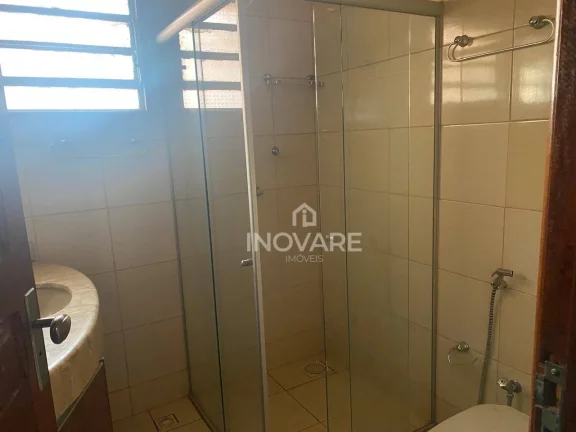 Imagem Casa com 3 dormitórios para alugar, 360 m² por R$ 3.000,00/mês - Setor Central - Itumbiara/GO