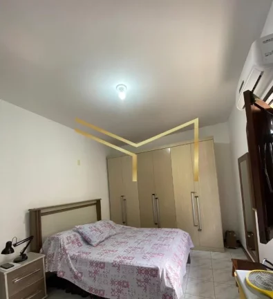 Imagem Casa ideal, para uma familia com dois filhos, ou mais, que gosta de espaço e conforto. Localizada próximo a comércios.