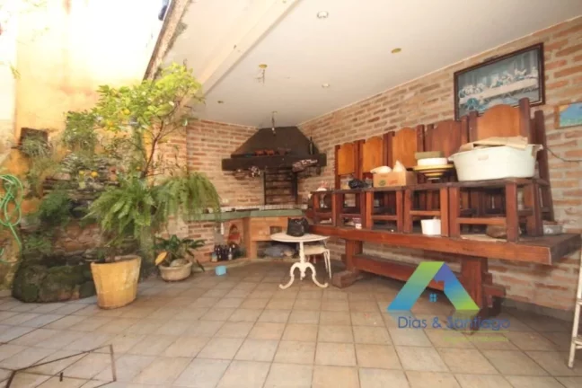Imagem VILA GUMERCINDO Casa 4 dormitórios, 2 vagas com excelente localização e valor !!!